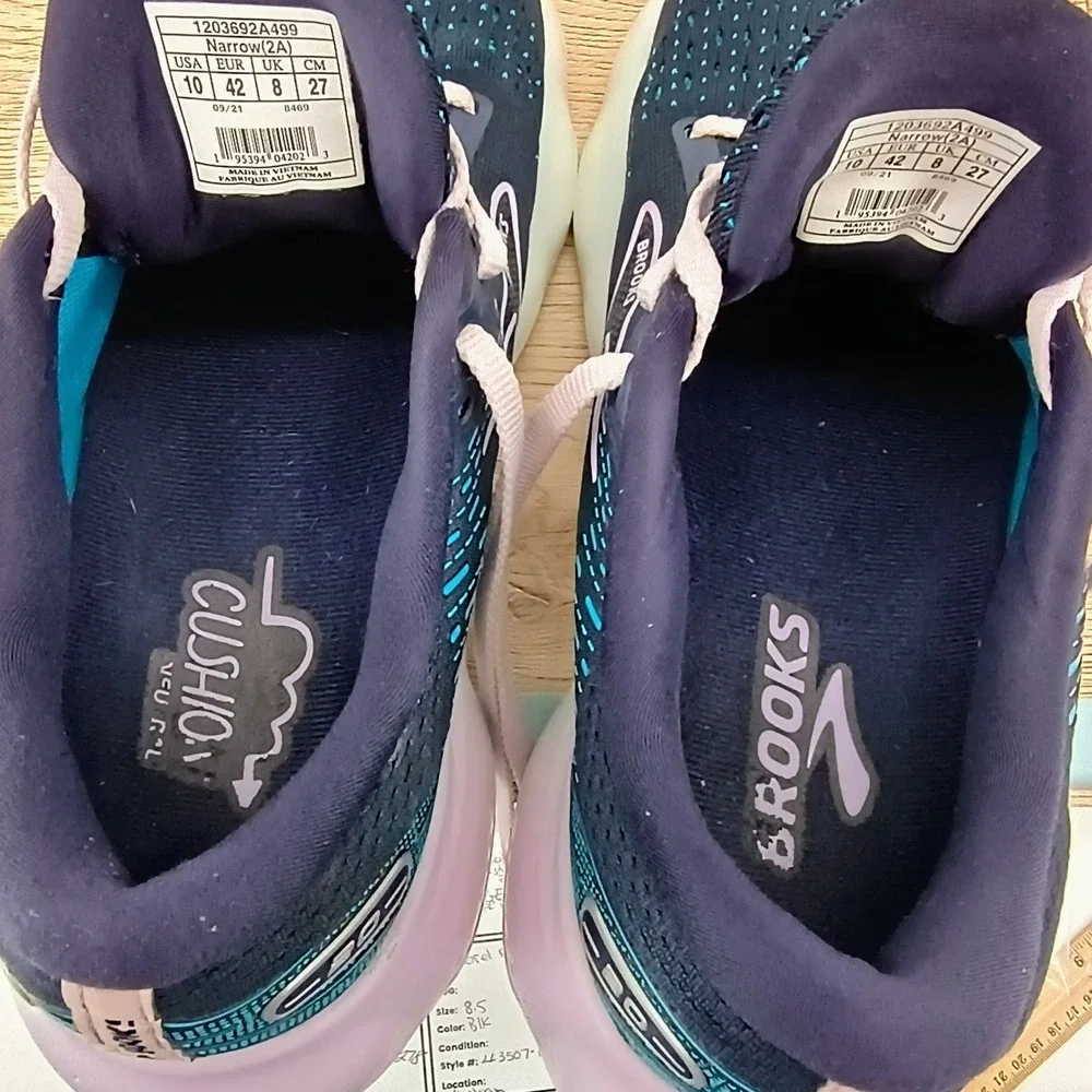 Brooks brand style